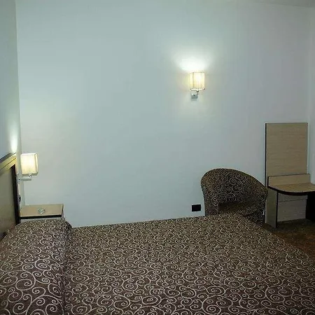 Hotel Fieri *